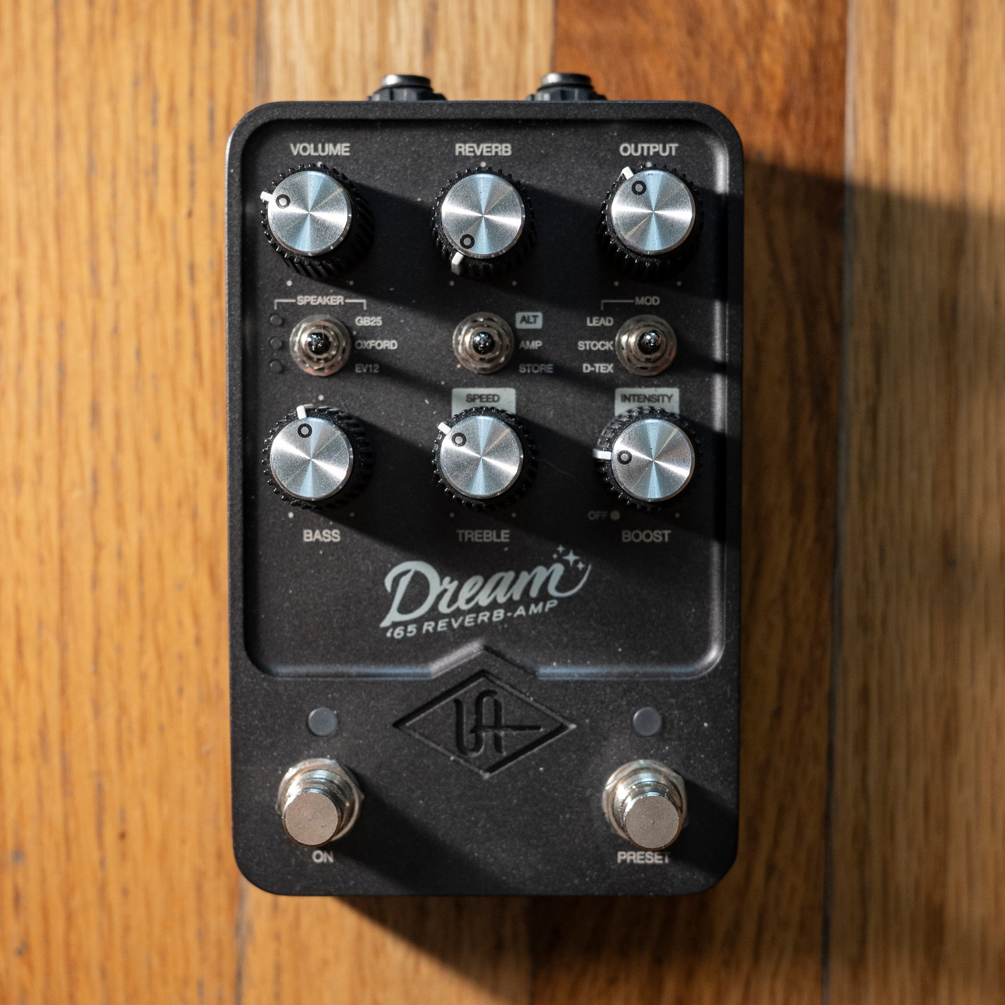 ua dream pedal Universal Audio Dream '65 Reverb USED – Black Bobbin