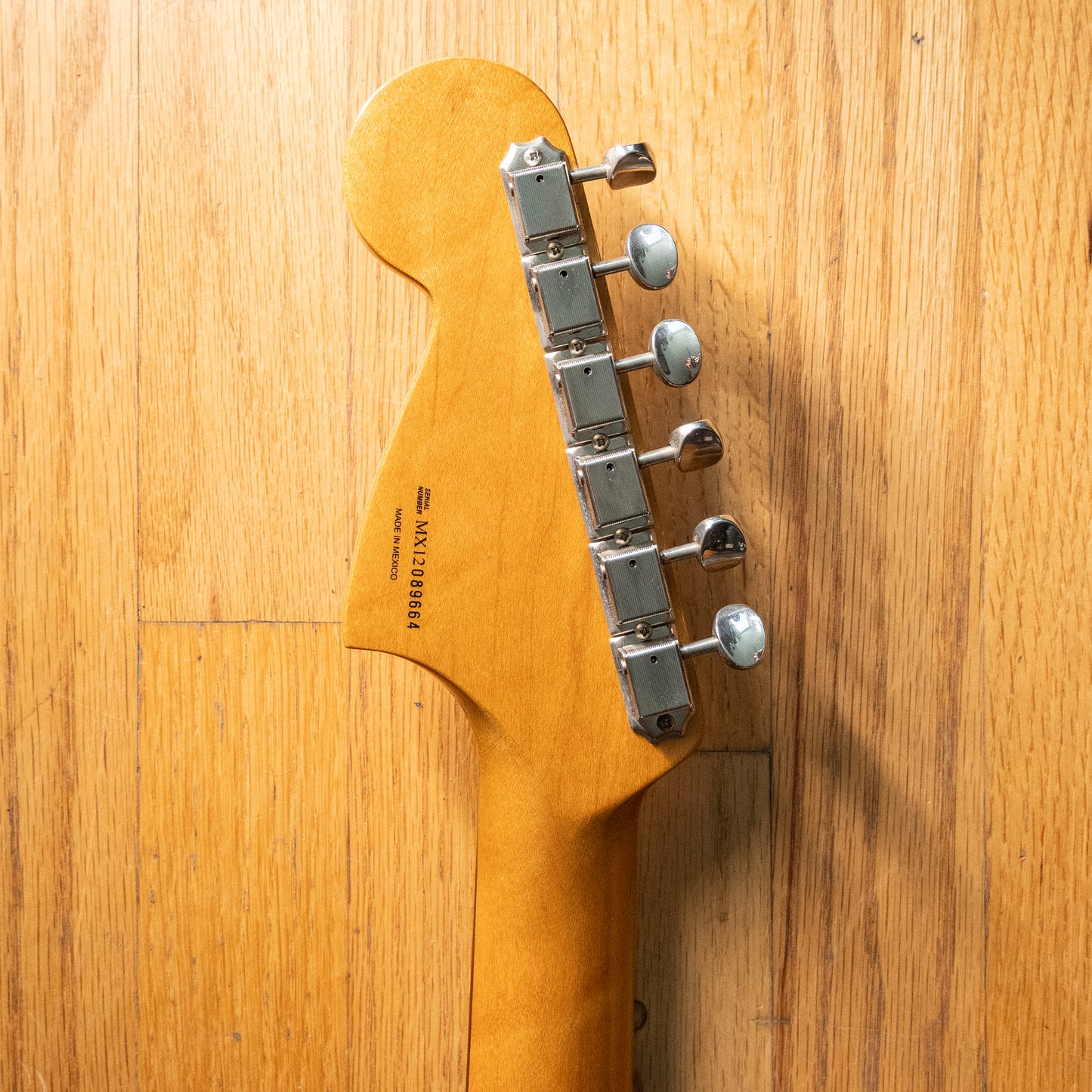 Fender Classic Player Jaguar Black Nitro Aged Refin