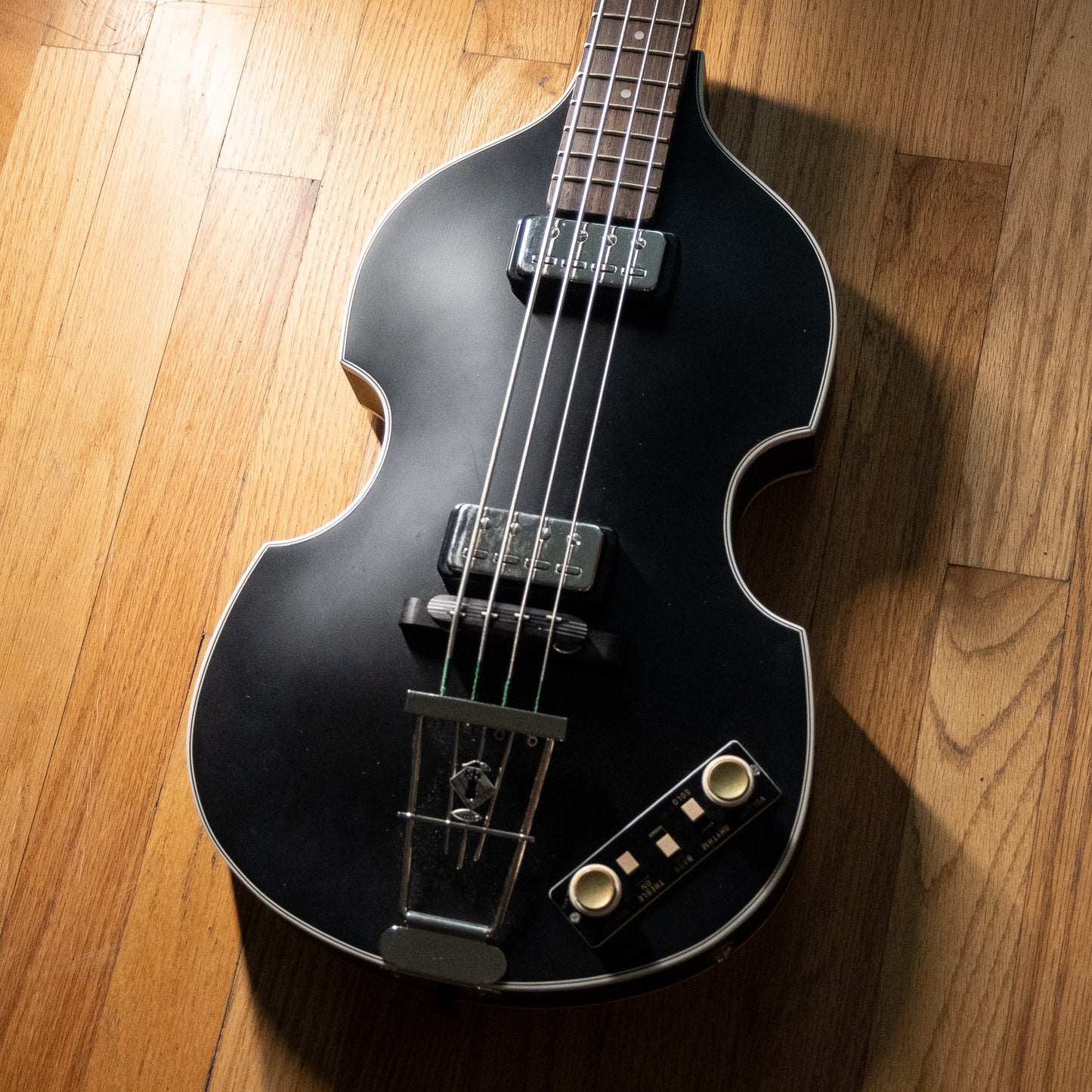 Hofner 500/1 Gold Label Violin Bass Matte Black (Imported Limited Run) w/OHSC