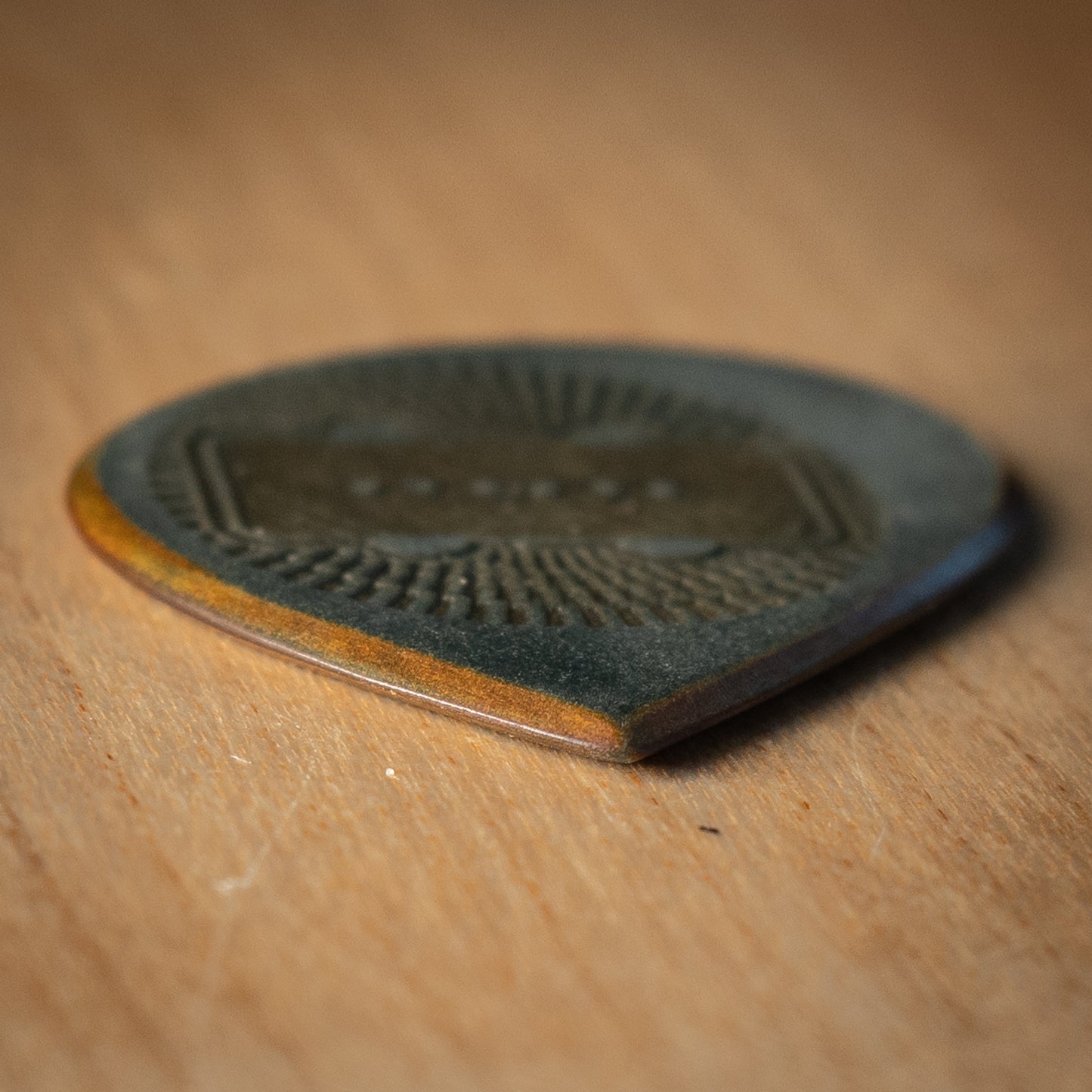 The Leaf Black Bobbin Pick 1.5mm Grip Design