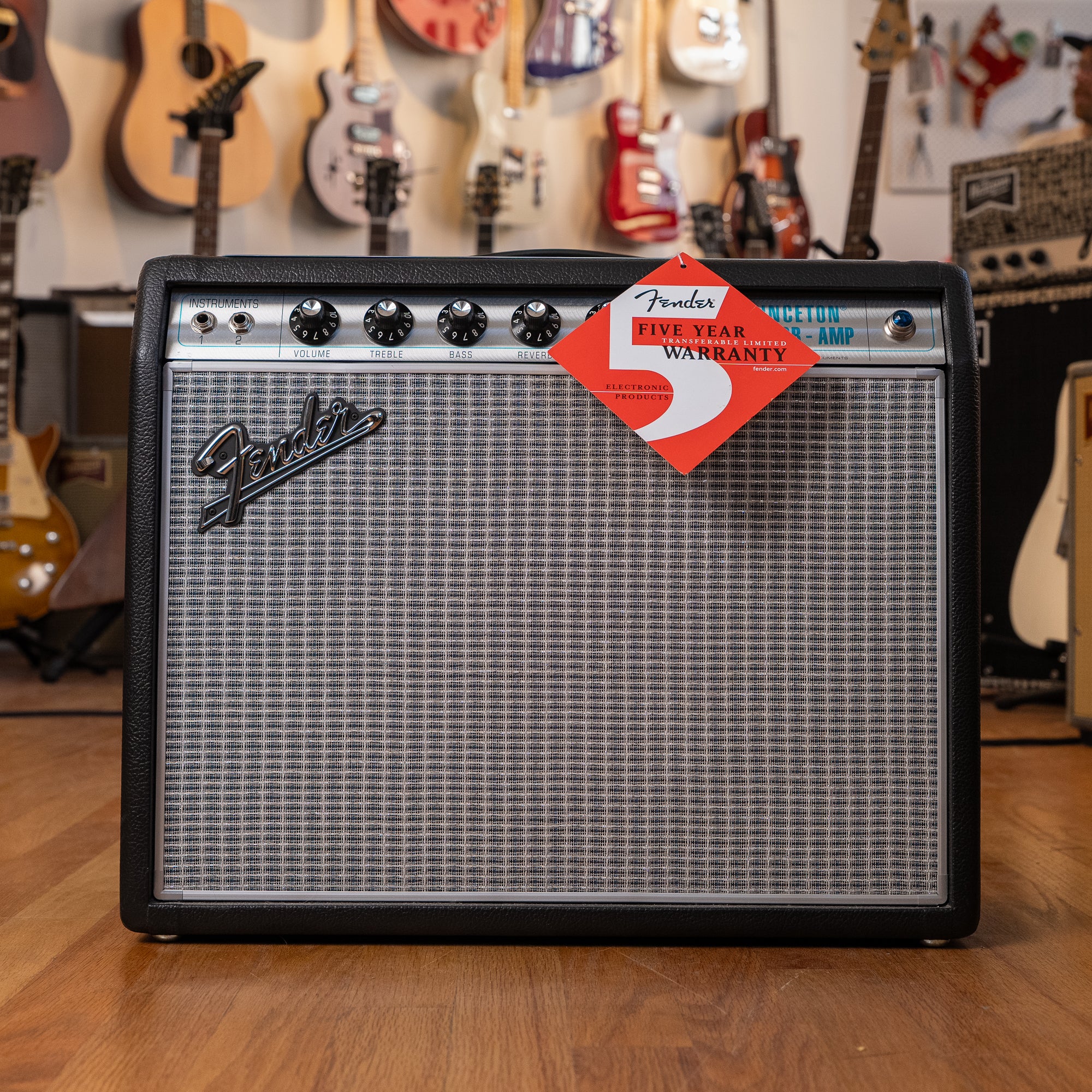 Fender – Black Bobbin