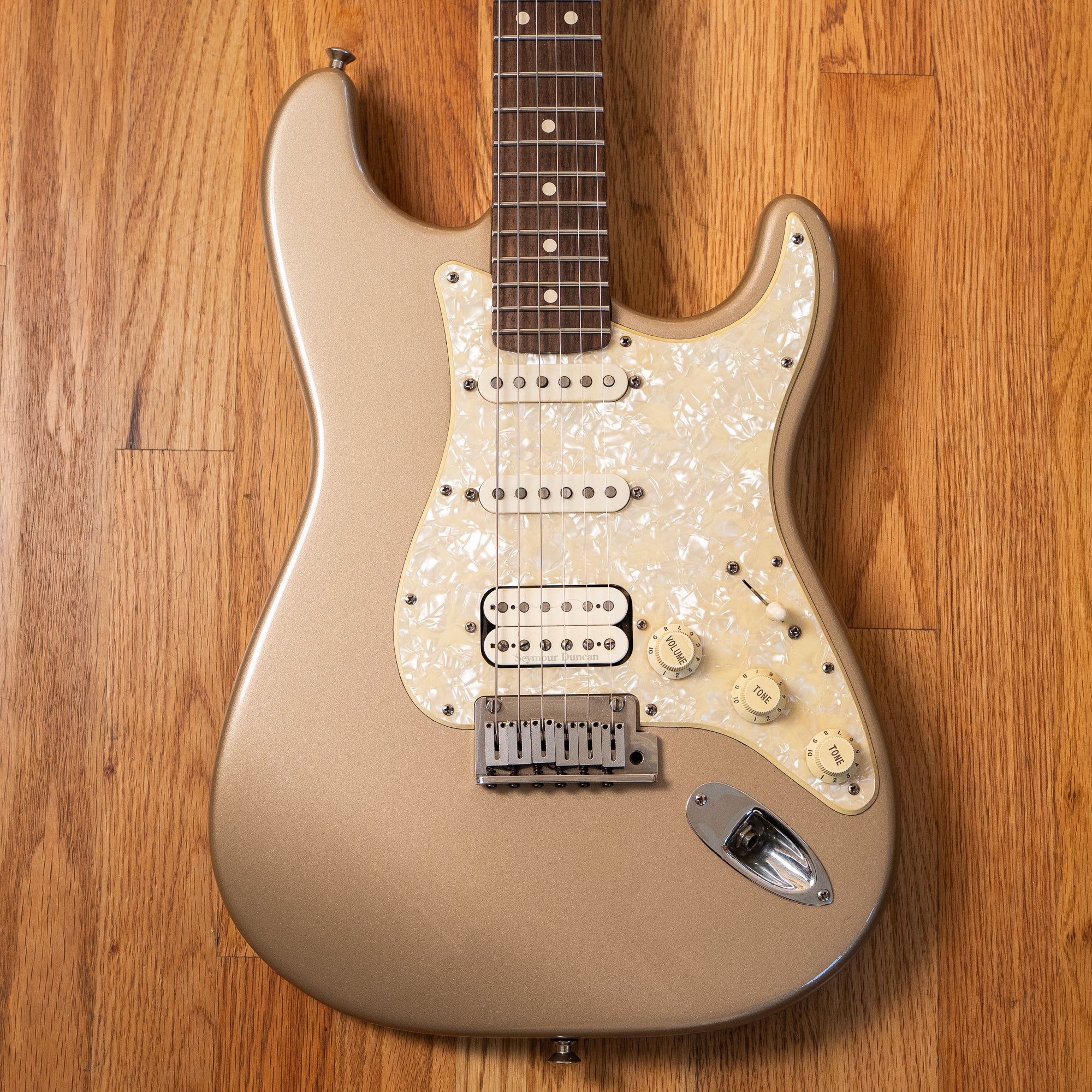 Fender – Black Bobbin