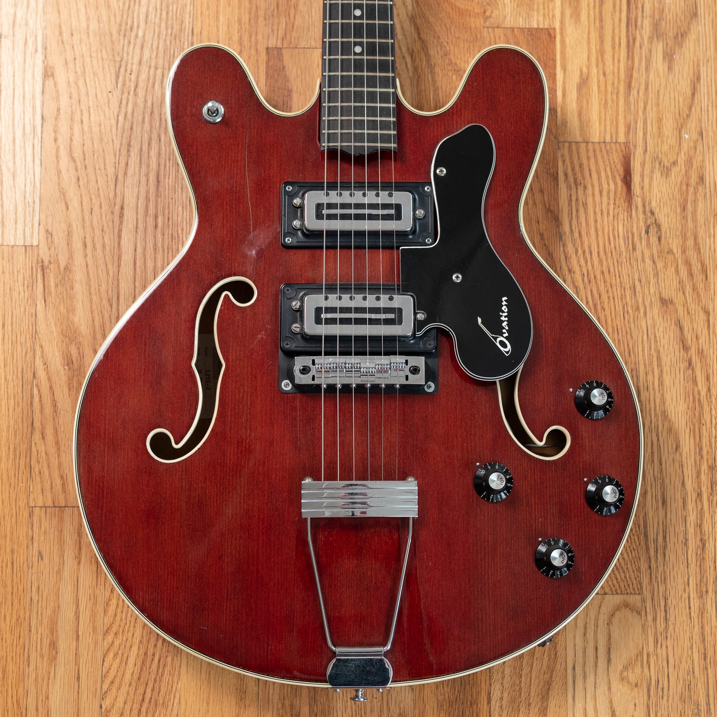 Ovation Tornado Red 1972