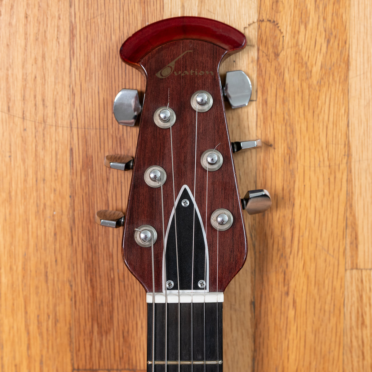 Ovation Tornado Red 1972