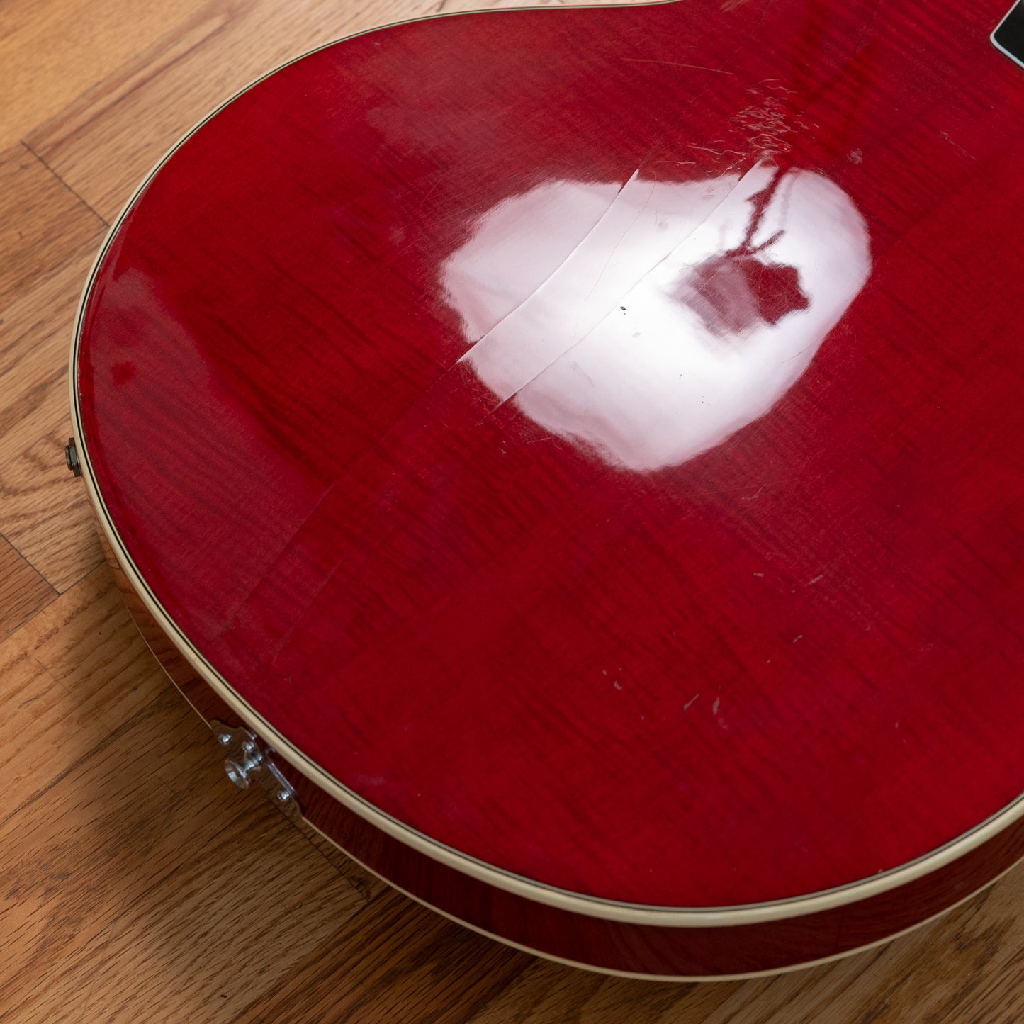 Ovation Tornado Red 1972