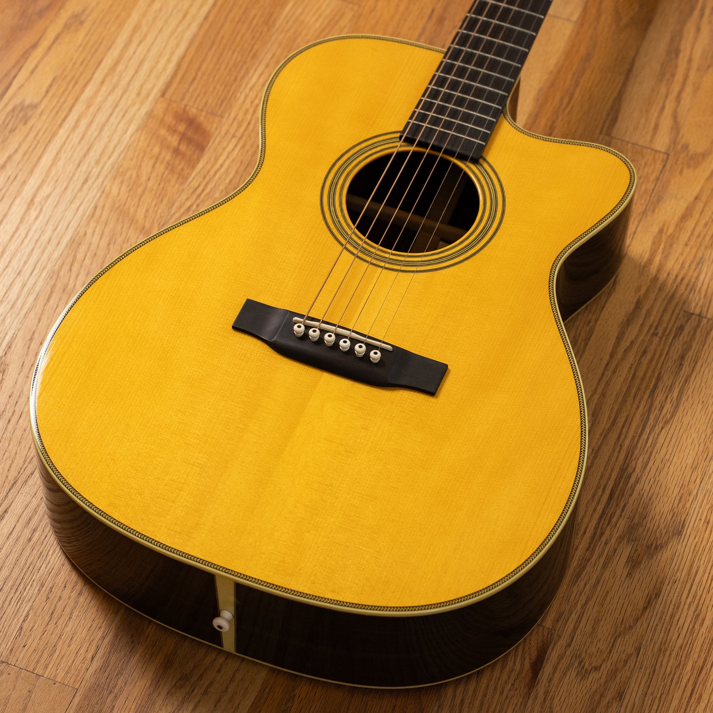 Martin OMC-28 Laurence Juber Signature Natural 2004