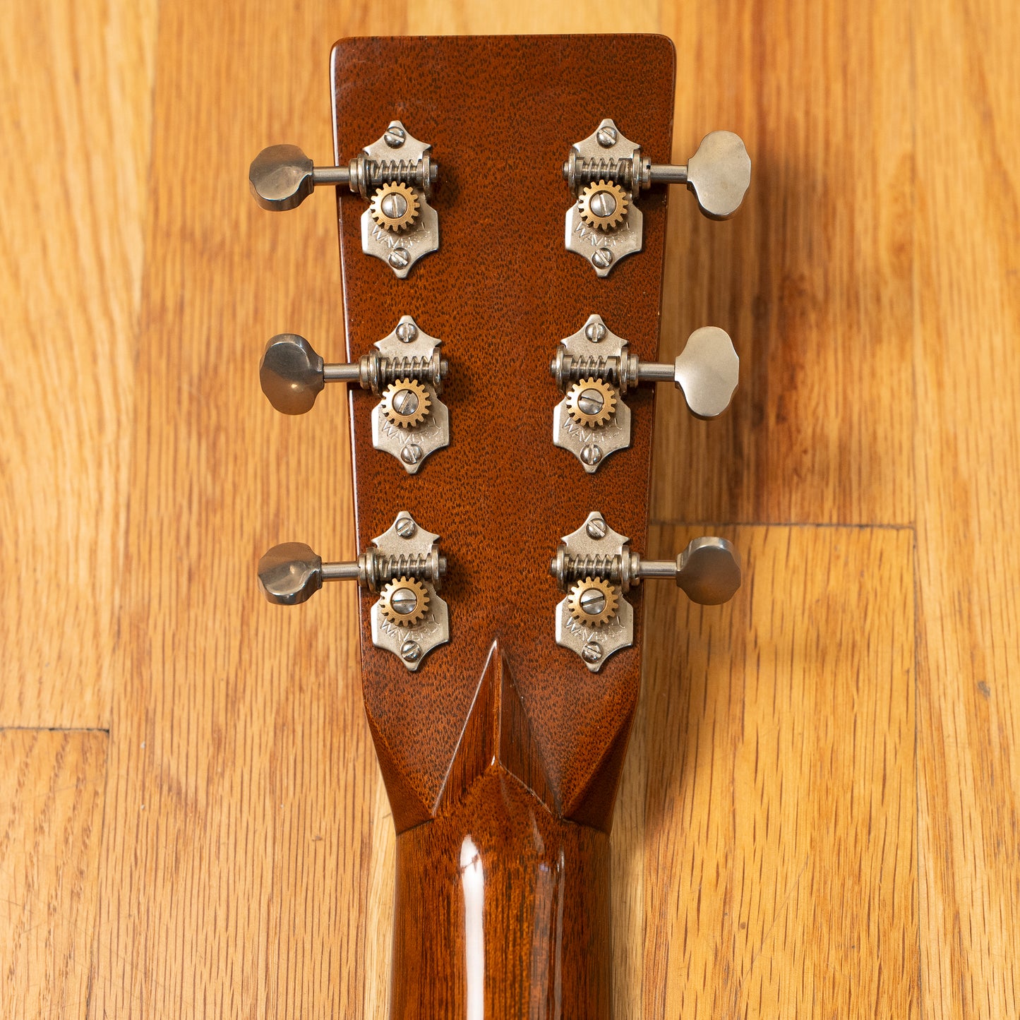 Martin OMC-28 Laurence Juber Signature Natural 2004