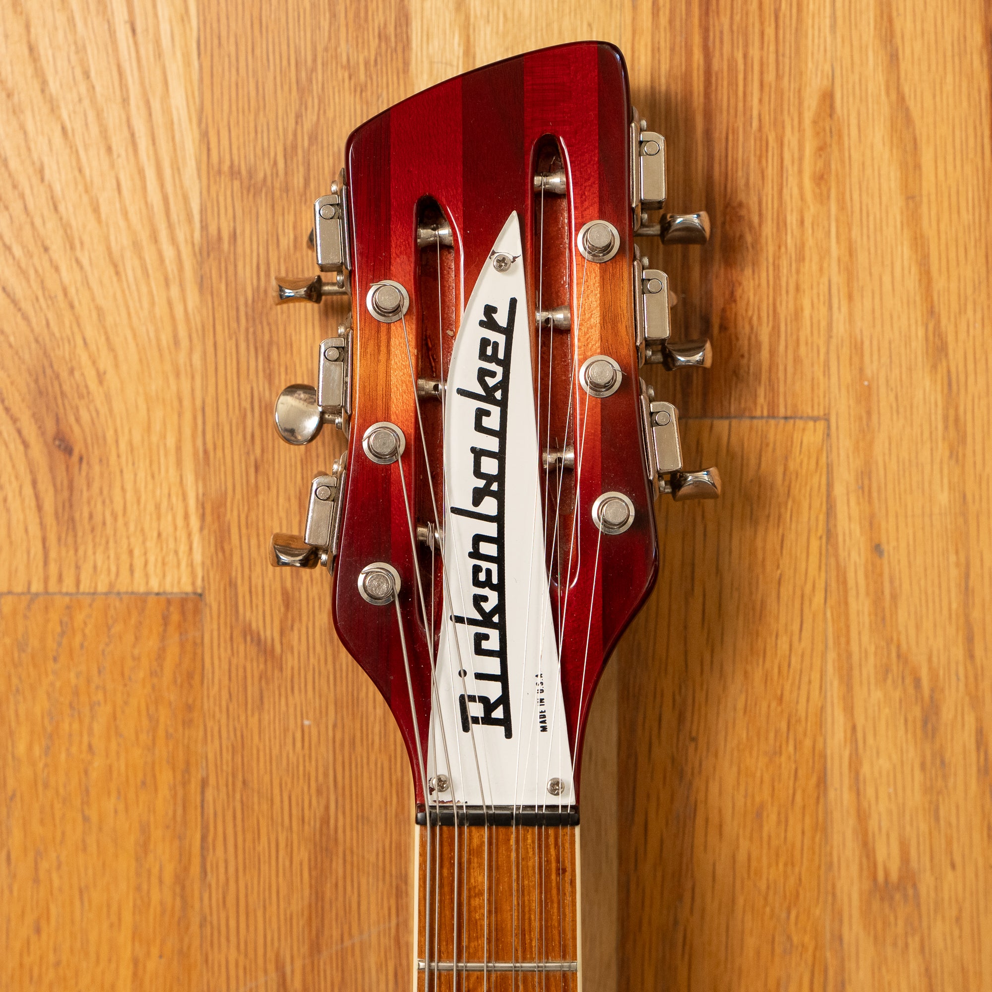 Rickenbacker 360/12V64 Fireglo 1992 – Black Bobbin