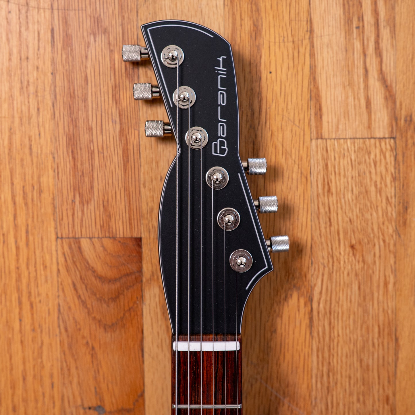 Baranik Guitars Black Bobbin B1