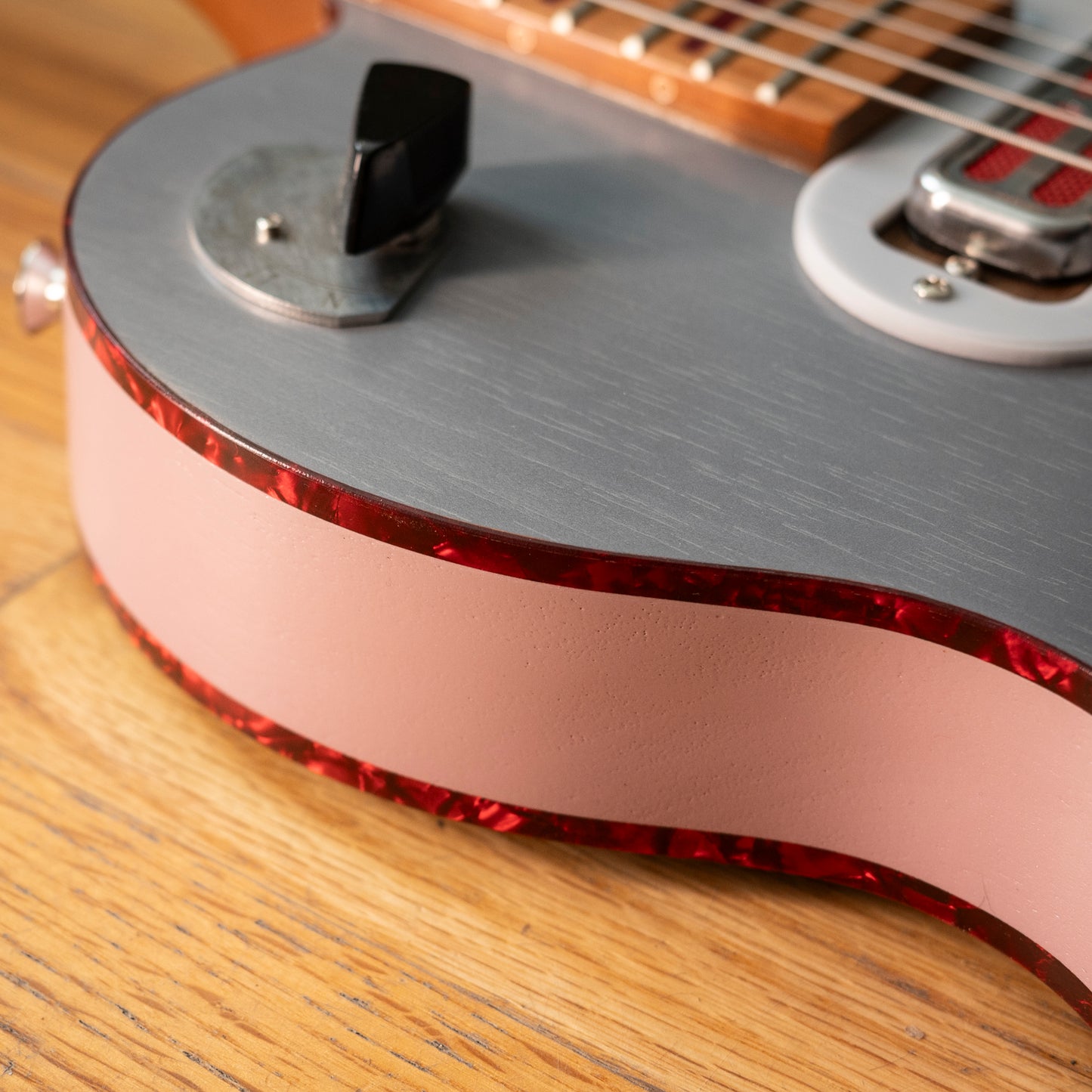 Lockhorn Instruments Zipper Slate & Pink Pearl Floor Model