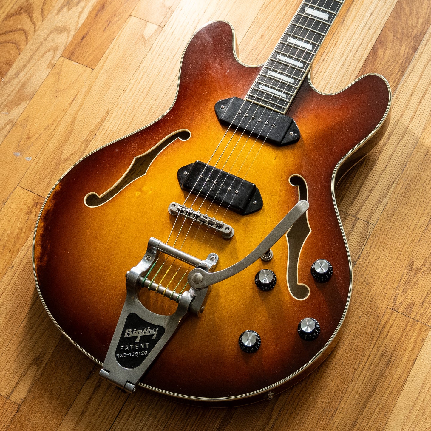 Eastman T64v w/ Bigsby Sunburst w/ OHSC 2019