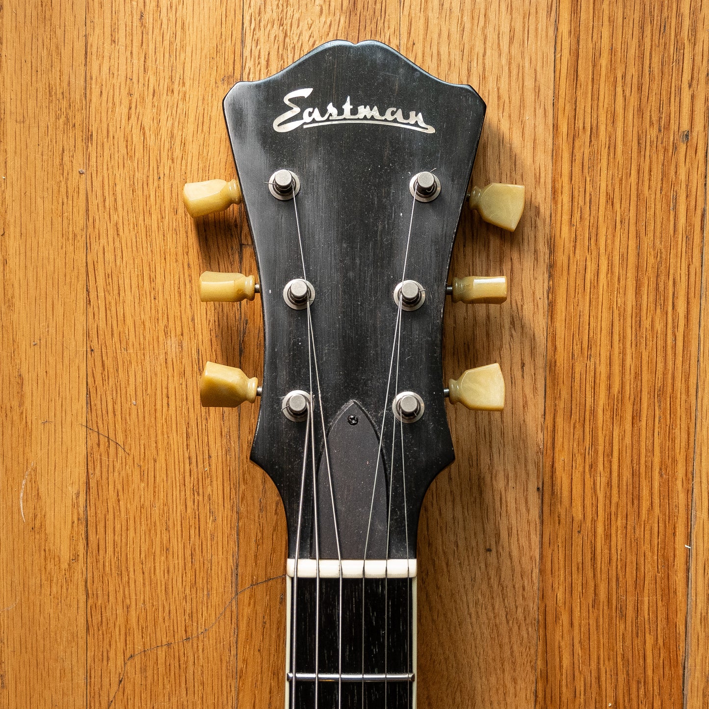 Eastman T64v w/ Bigsby Sunburst w/ OHSC 2019