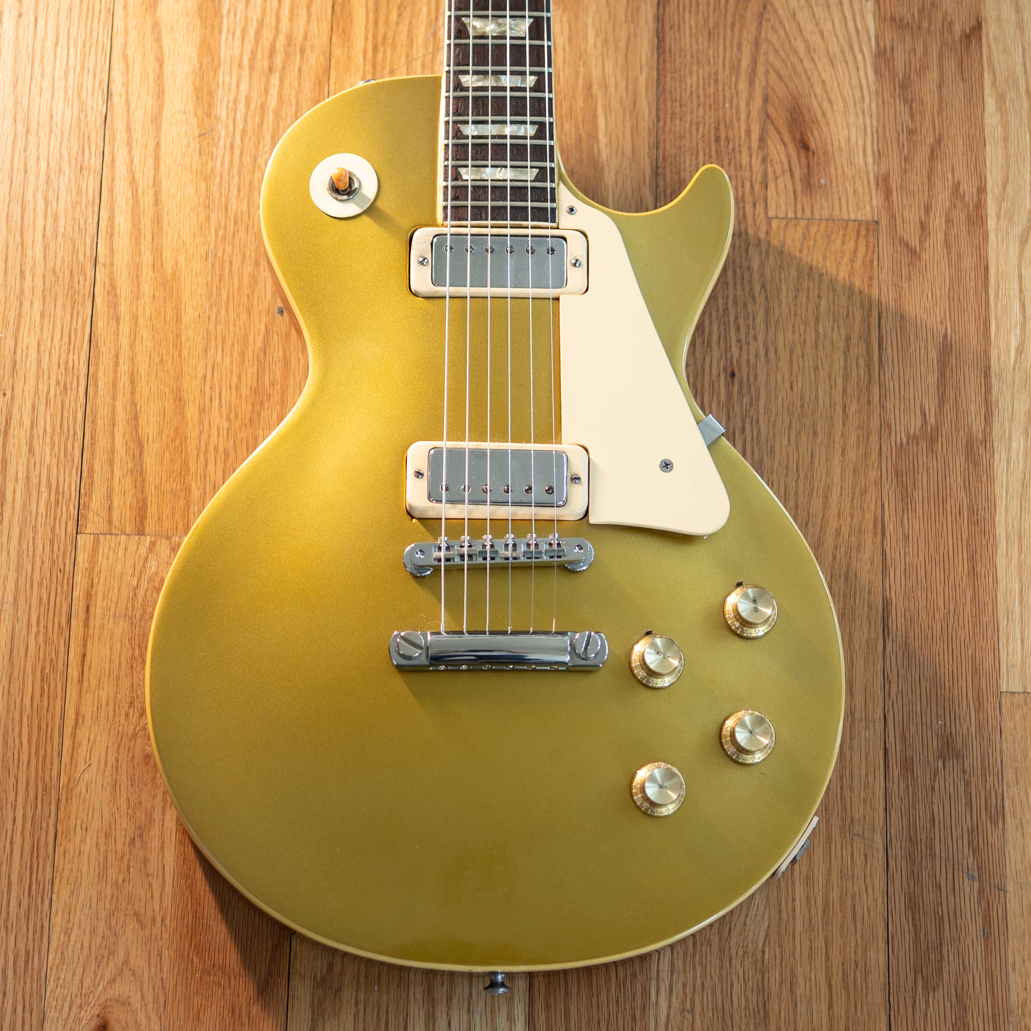 Gibson – Black Bobbin