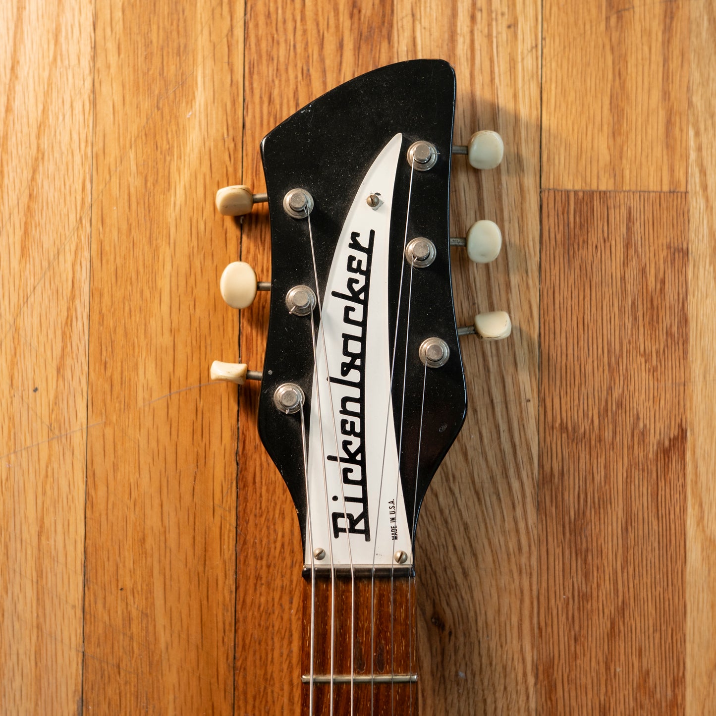 Rickenbacker 425 Jetglo 1964 w/OHSC
