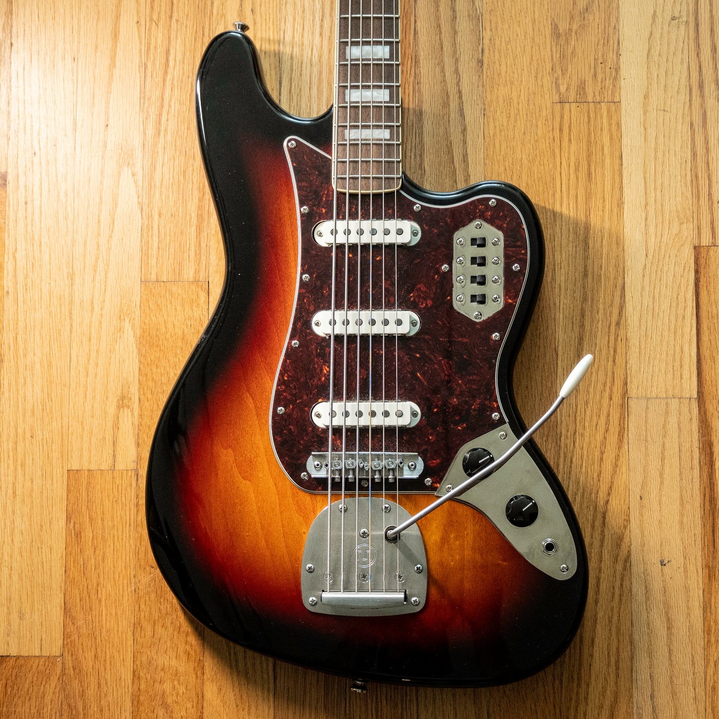 Squier Classic Vibe Bass VI