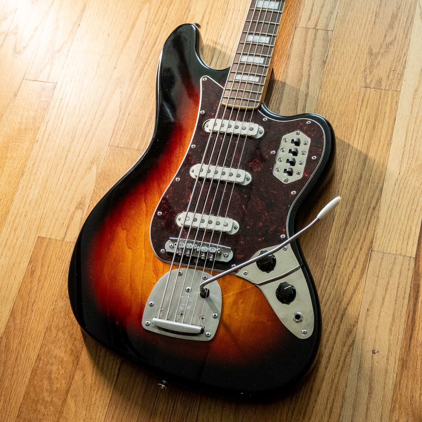 Squier Classic Vibe Bass VI