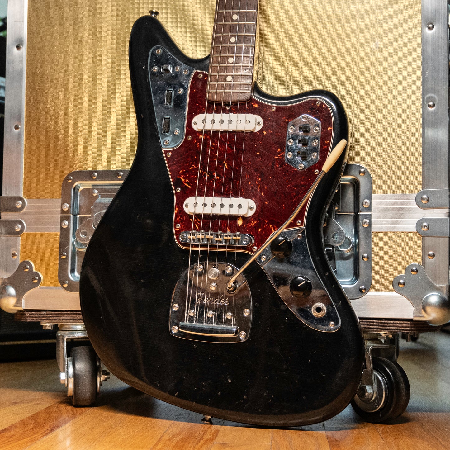 Fender Classic Player Jaguar Black Nitro Aged Refin