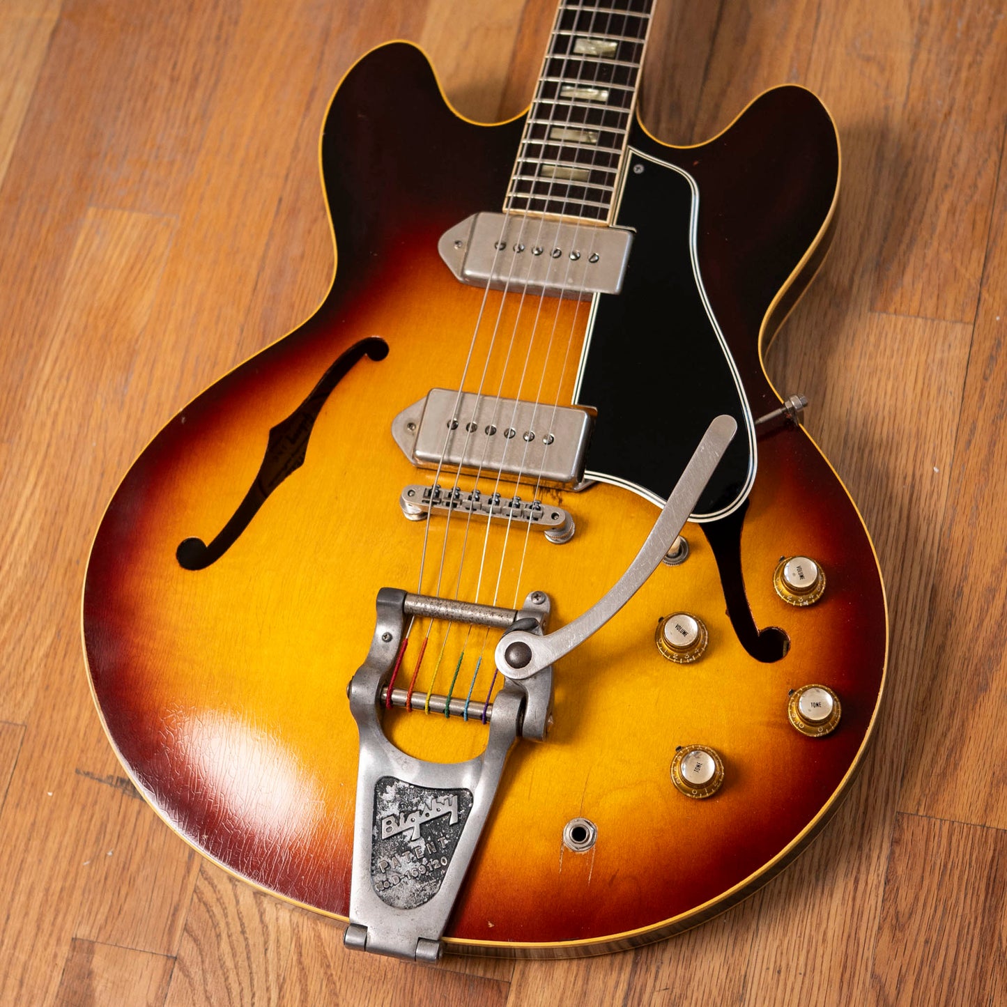 Gibson ES-330 Sunburst 1964 w/HSC
