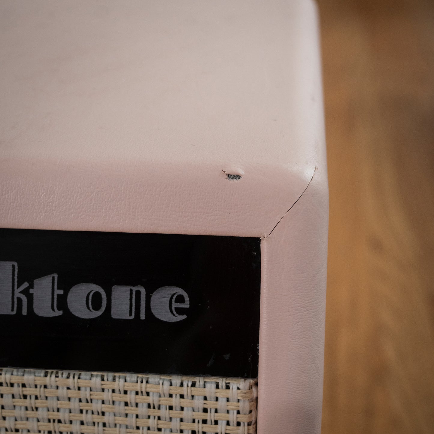 Silktone Amp Shell Pink USED