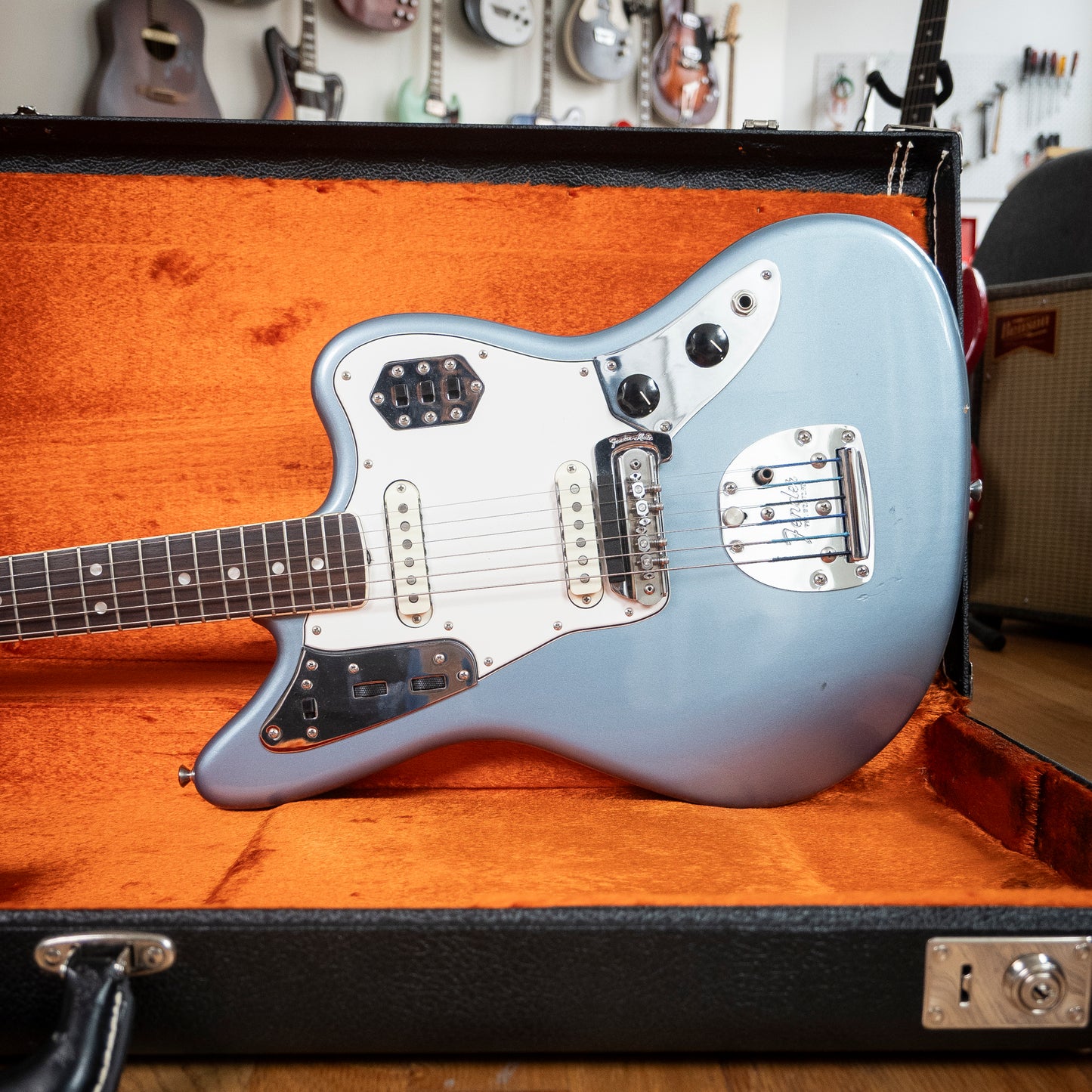 Fender American Vintage 65 Jaguar	Ice Blue Metallic USED w/OHSC