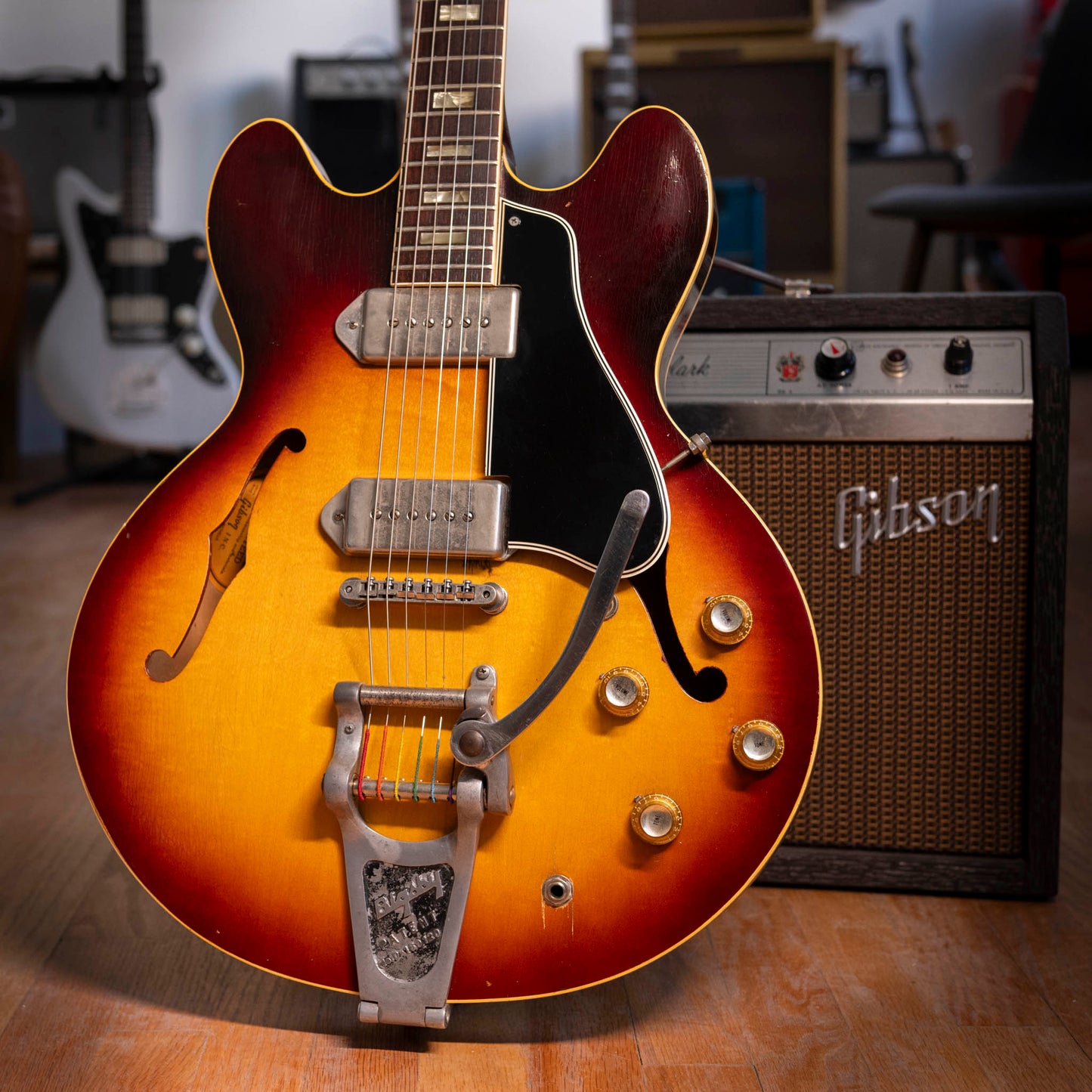 Gibson ES-330 Sunburst 1964 w/HSC