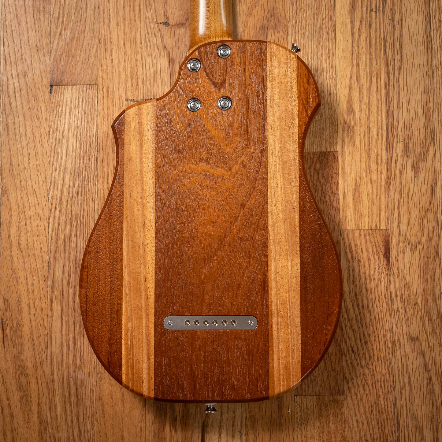 Lockhorn Instruments Runt Vintage Couch