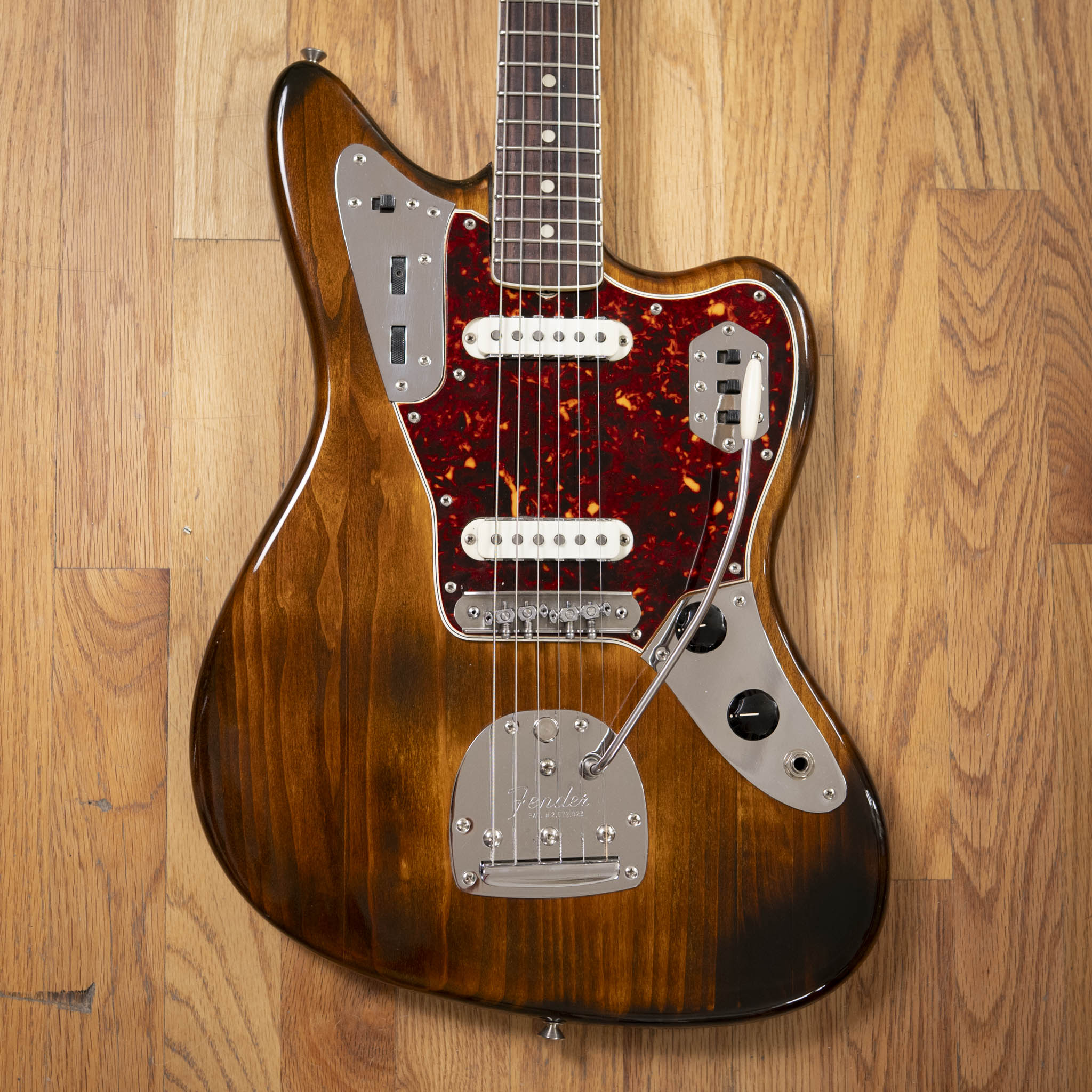 Fender – Black Bobbin