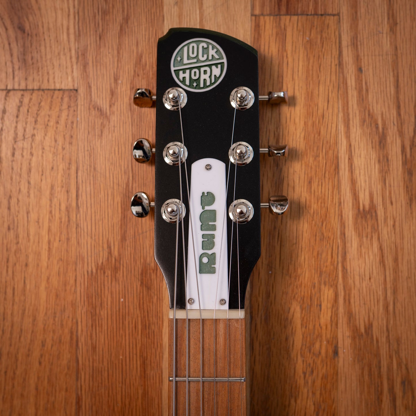 Lockhorn Instruments Runt Green Floral