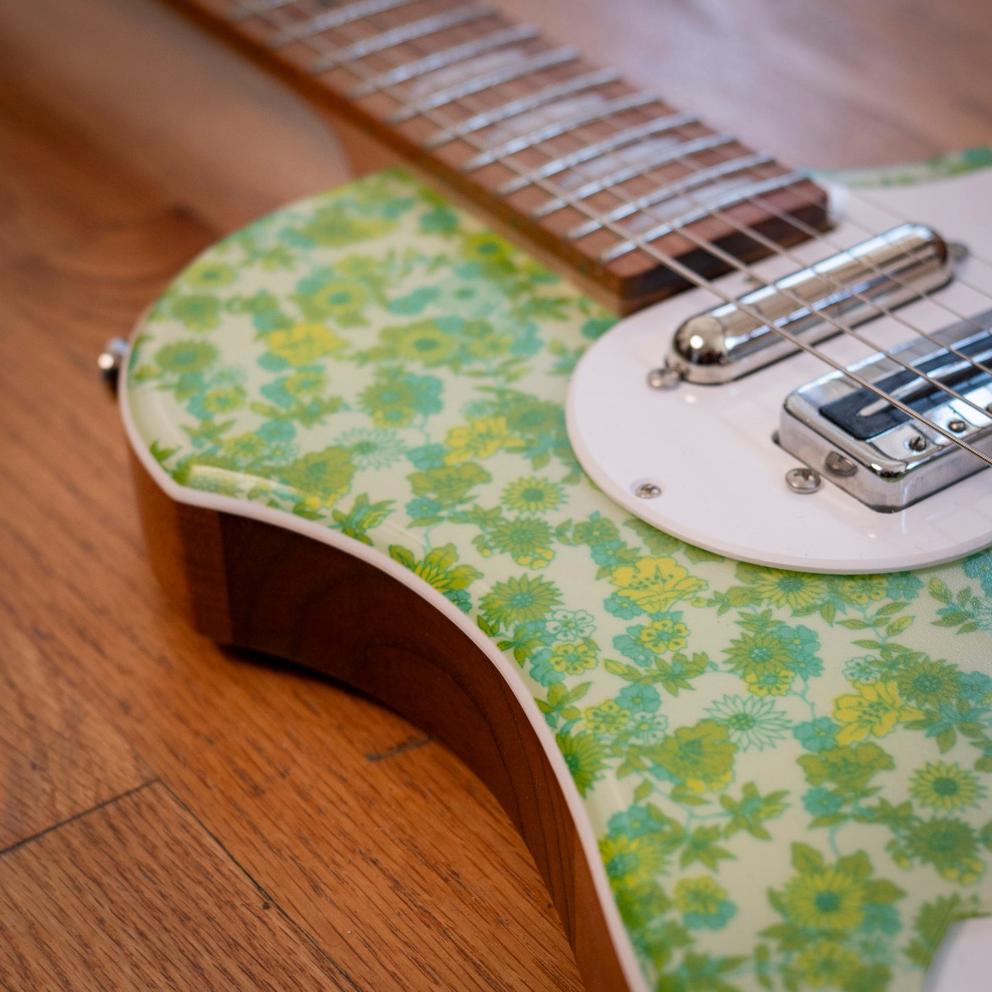 Lockhorn Instruments Runt Green Floral