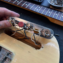 Load image into Gallery viewer, Fender Telecaster 1967 Blonde w/ OHSC
