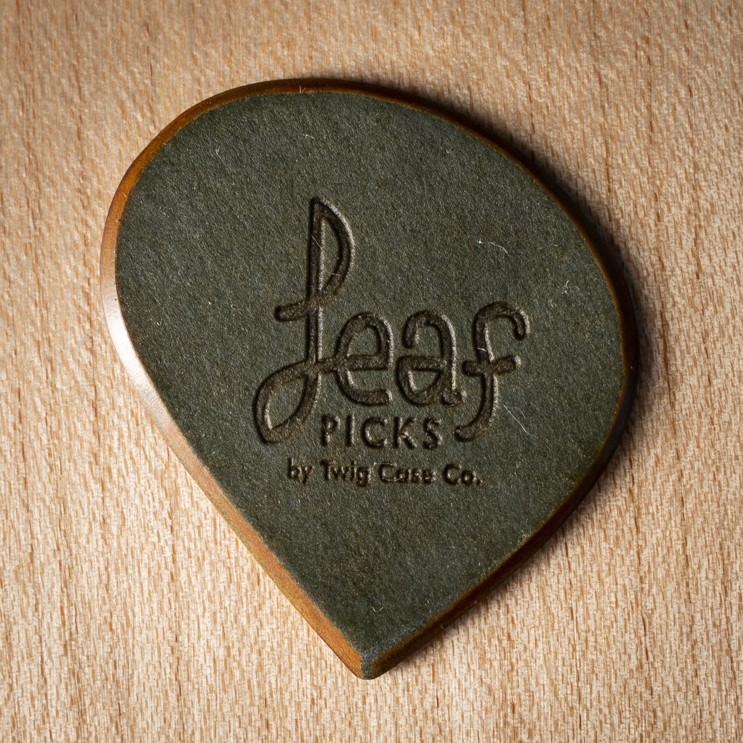 The Leaf Black Bobbin Pick 1.5mm Grip Design