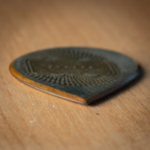 Load image into Gallery viewer, The Leaf Black Bobbin Pick 1.5mm Grip Design
