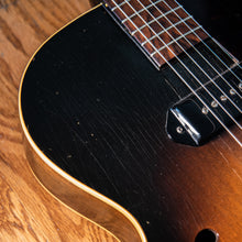 Load image into Gallery viewer, Gibson ES-125 Sunburst 1952 w/HSC
