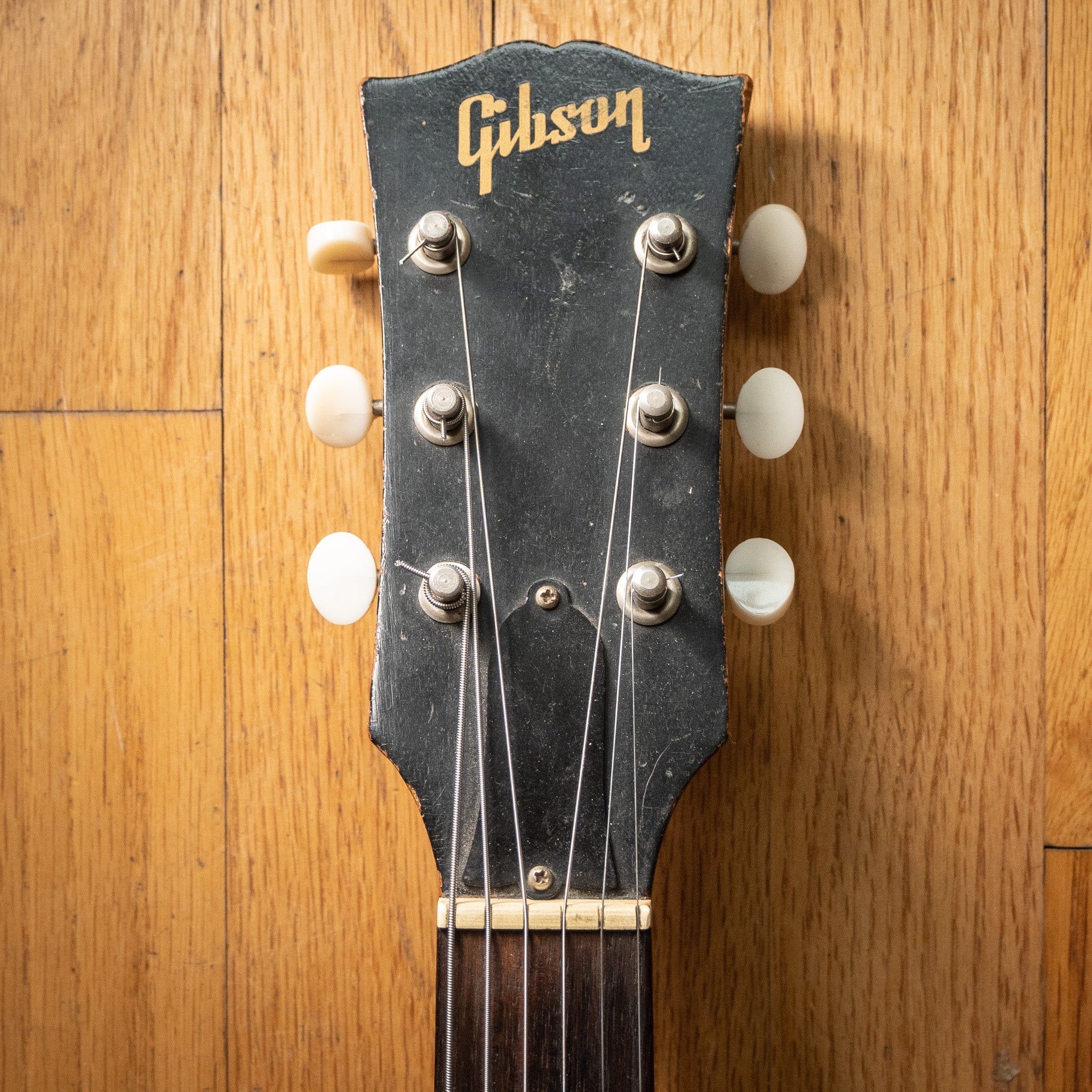 Gibson LG-0 1966 w/HSC – Black Bobbin