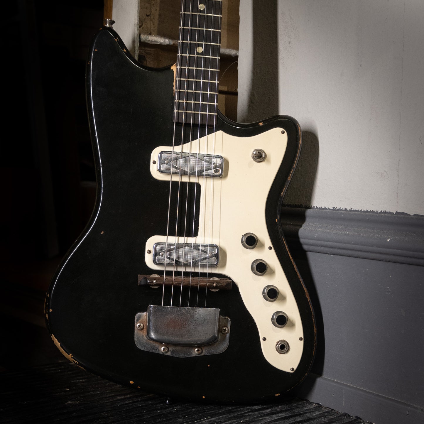 Silvertone Bobkat Black 1960s