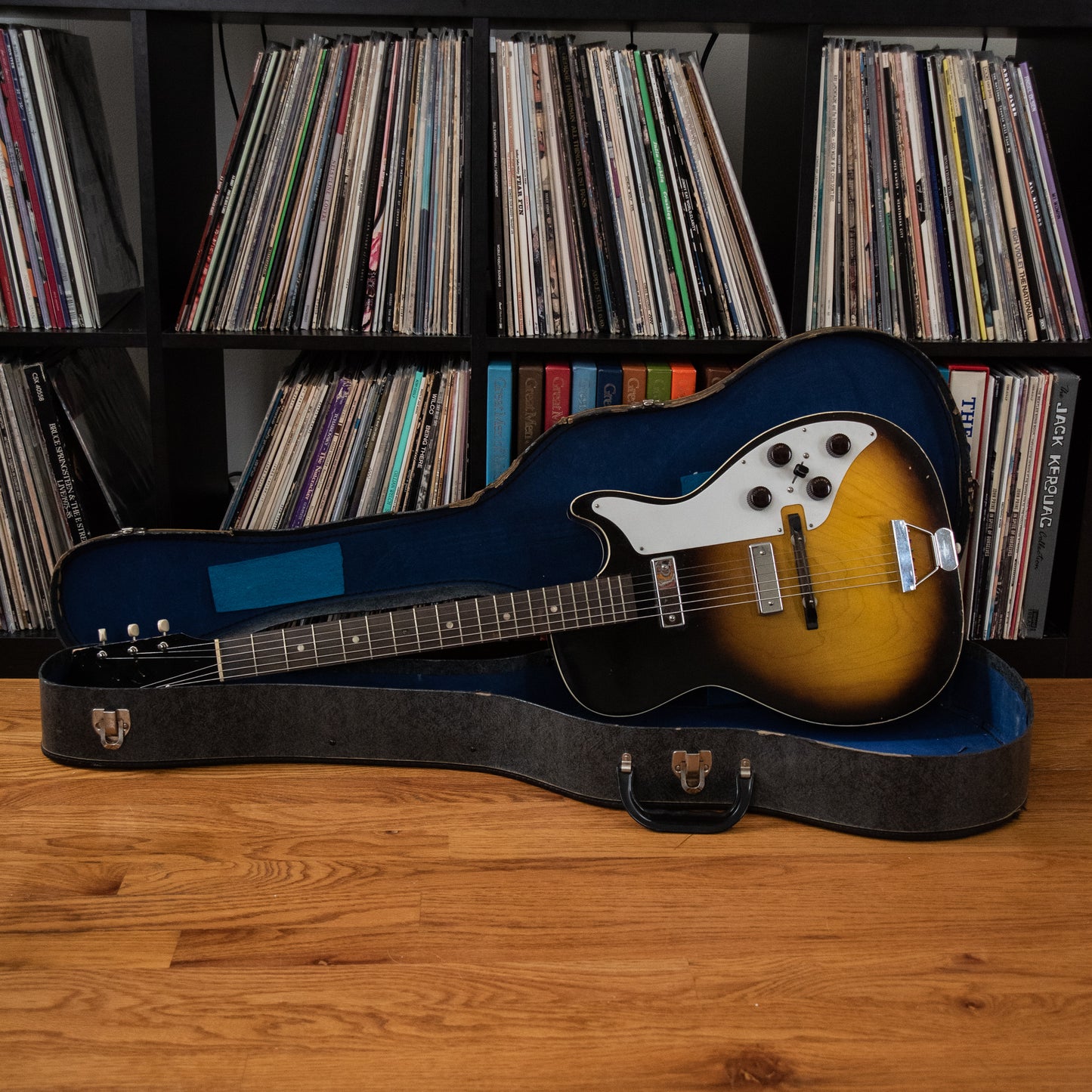 Harmony H46 Stratotone Mars Sunburst  60s w/OCBC