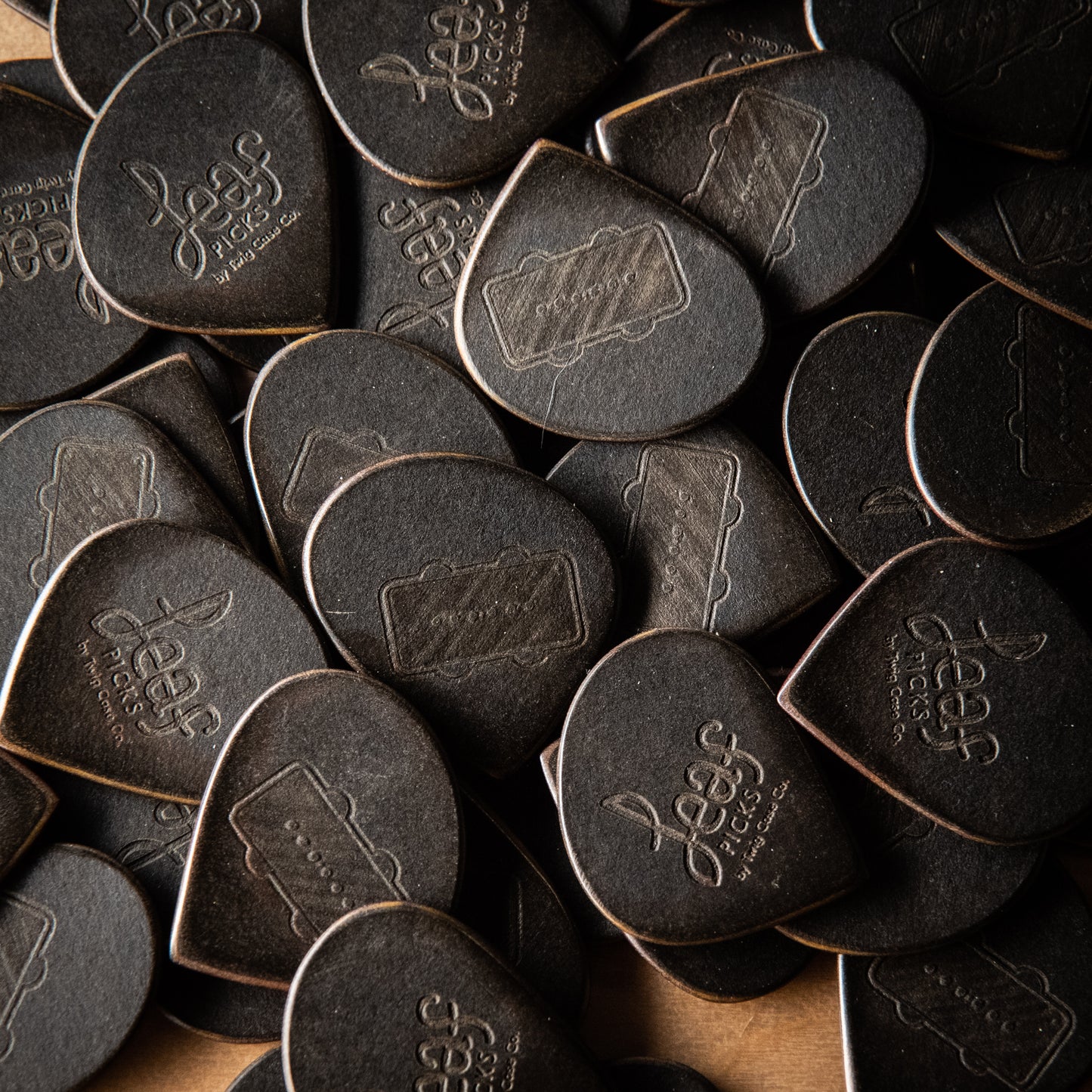 The Leaf Black Bobbin Pick 1.5mm