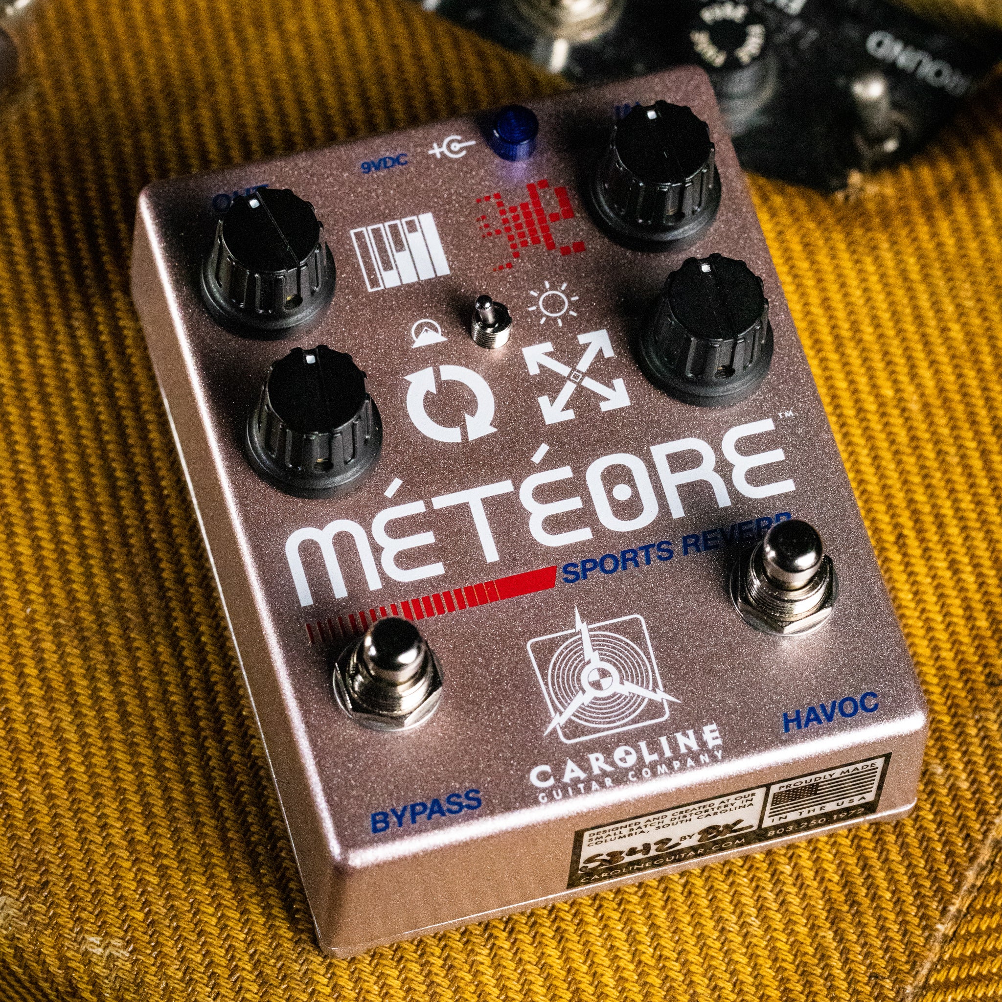 caroline meteore pedal Caroline Guitar Company Meteore Rose Gold Sports Exclusive – Black Bobbin
