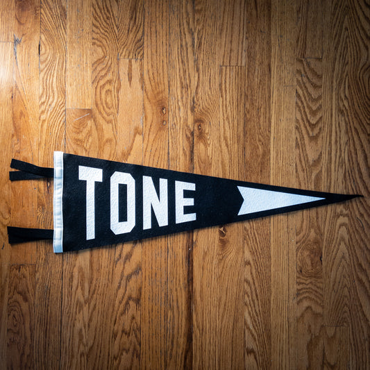 Oxford “Tone” Pennant Black & White